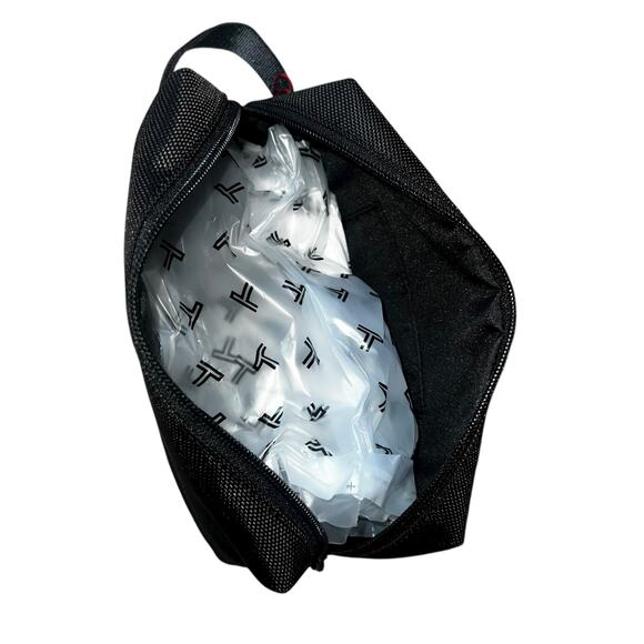 TUMI black Nylon Travel accessory zippered toiletry cosmetic bag pouch NEW - Picture 4 of 7